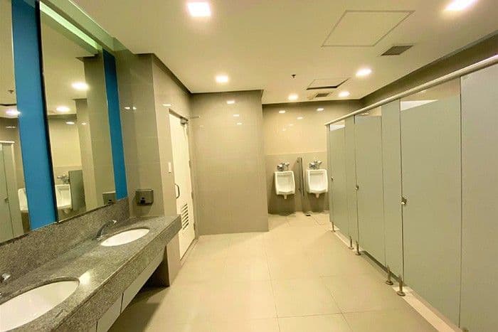 Filinvest-Cyberzone-Bay-City-Features-Restroom