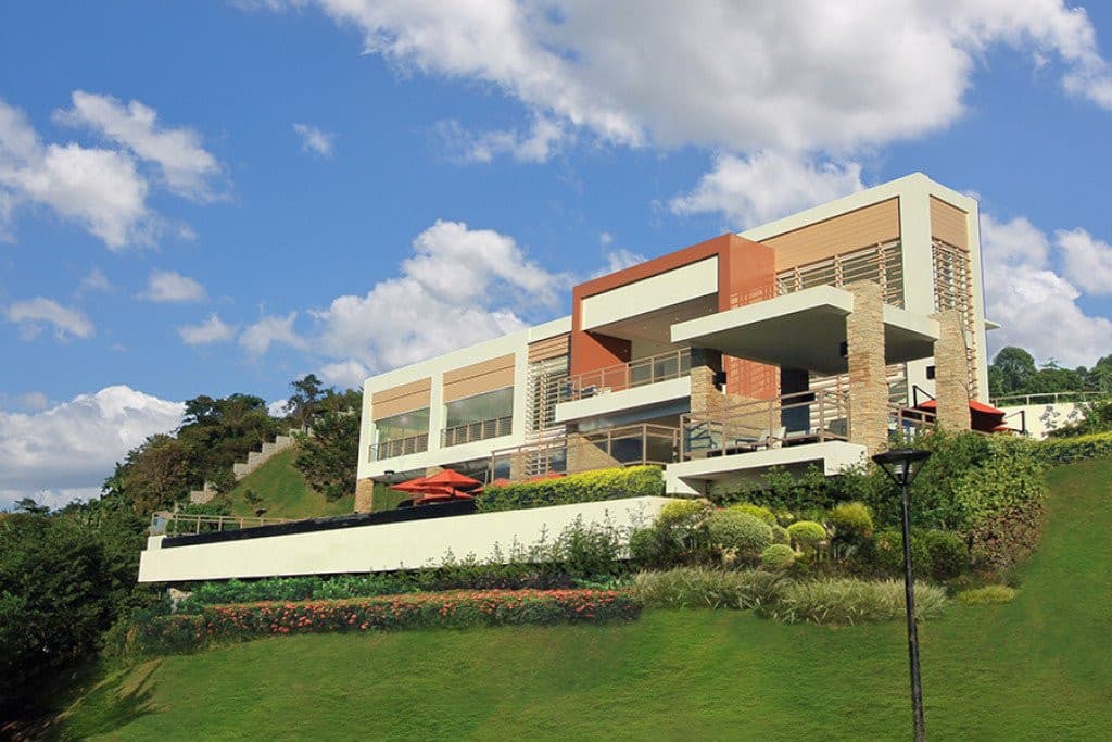 The-Peak-Amenity-Clubhouse